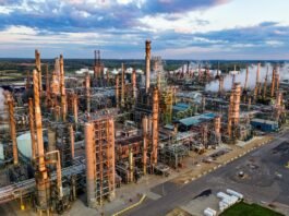 pine bend oil refinery in rosemount minnesota united states