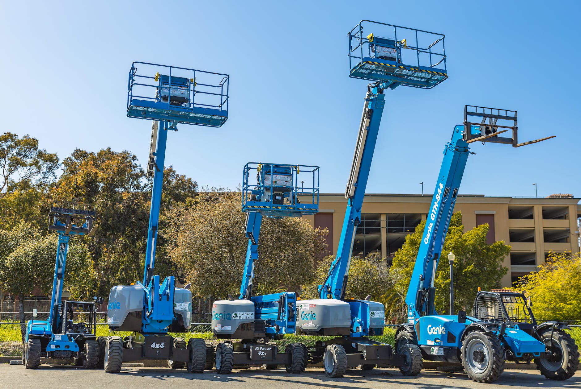 Aerial Lift Safety: Operator Training and Fall Protection