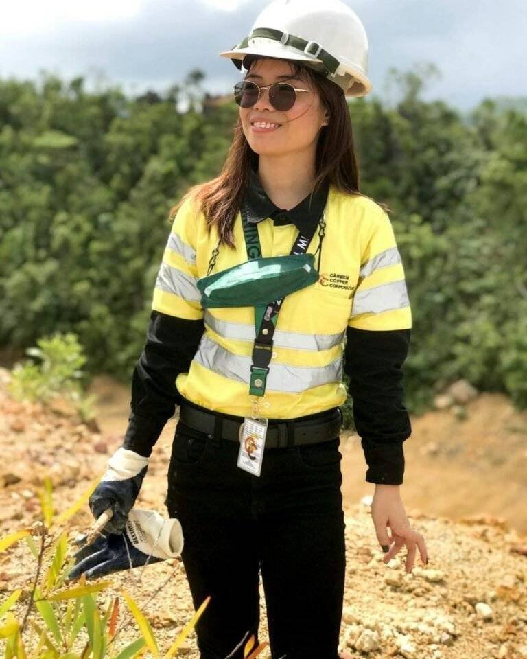 woman wearing a safety helmet