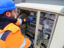 electrician by fuse box