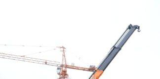 articulated boom truck with ace loader crane